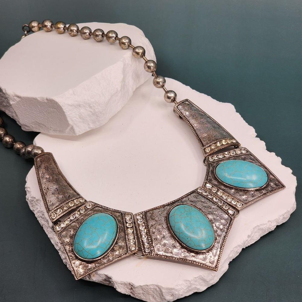 Southwestern Turquoise Howlite Rhinestone Silver Tone Statement Bib Necklace